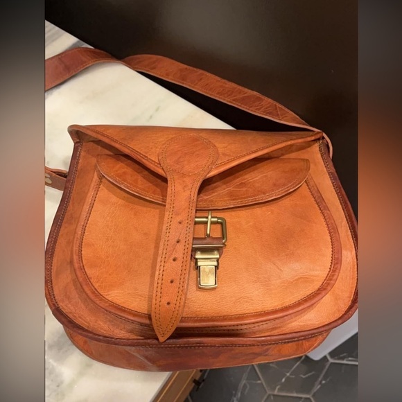 Satchel genuine Brown Leather Women's Bag with bronze hardware - Picture 7 of 7